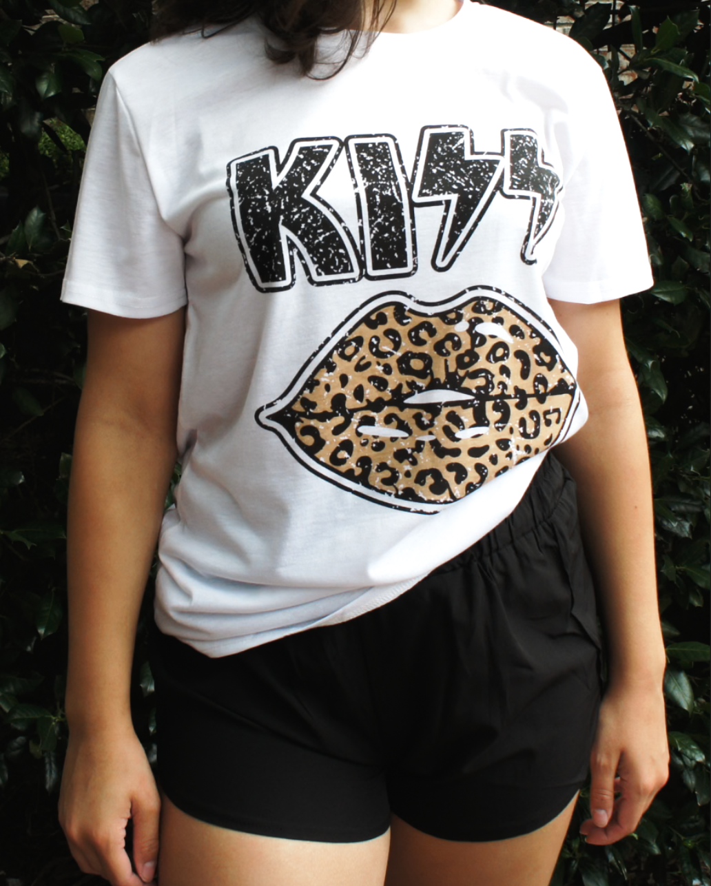 Kiss Tee